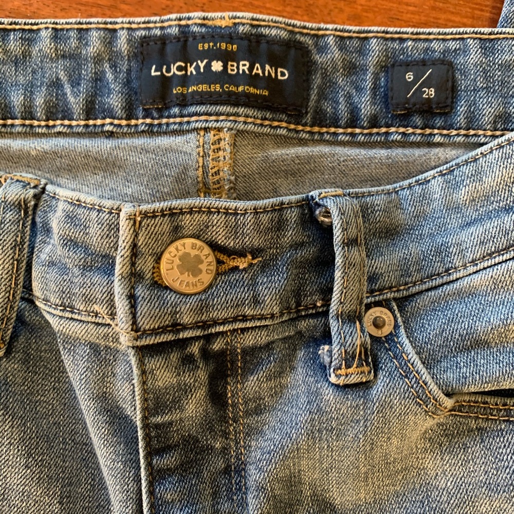 Lucky Brand Mid Rise Jeans 28